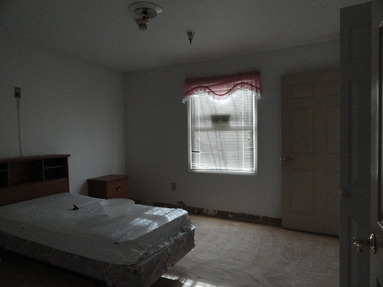 1358 Rolling Acres Rd, New Cumberland, WV 26047
